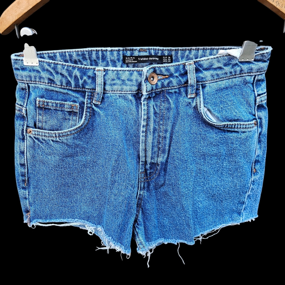 Zara Women's Distressed Blue Jean Shorts Size 4 - Picture 2 of 16